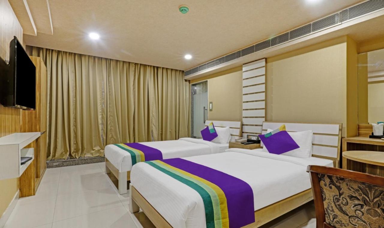 Hotel Apollo Grand Guwahati Ngoại thất bức ảnh