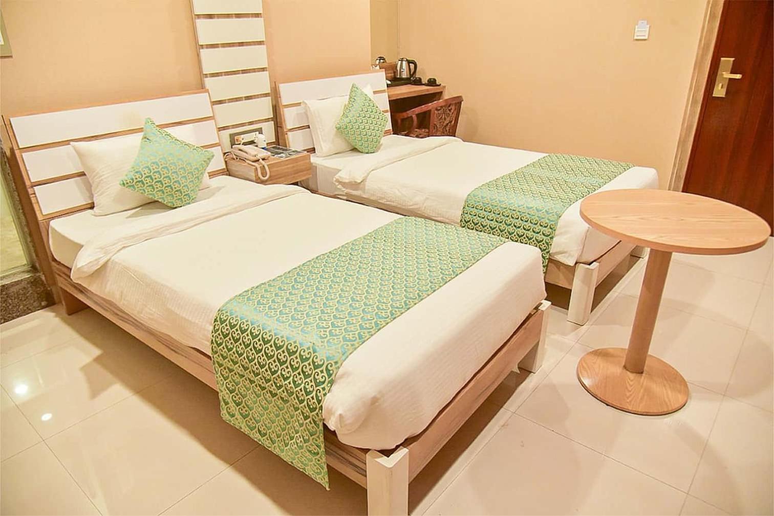 Hotel Apollo Grand Guwahati Ngoại thất bức ảnh