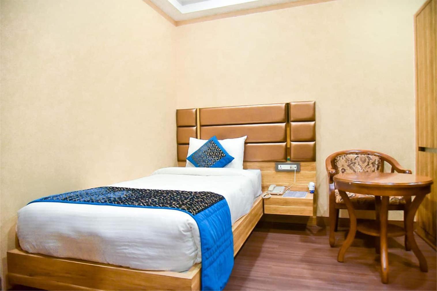 Hotel Apollo Grand Guwahati Ngoại thất bức ảnh